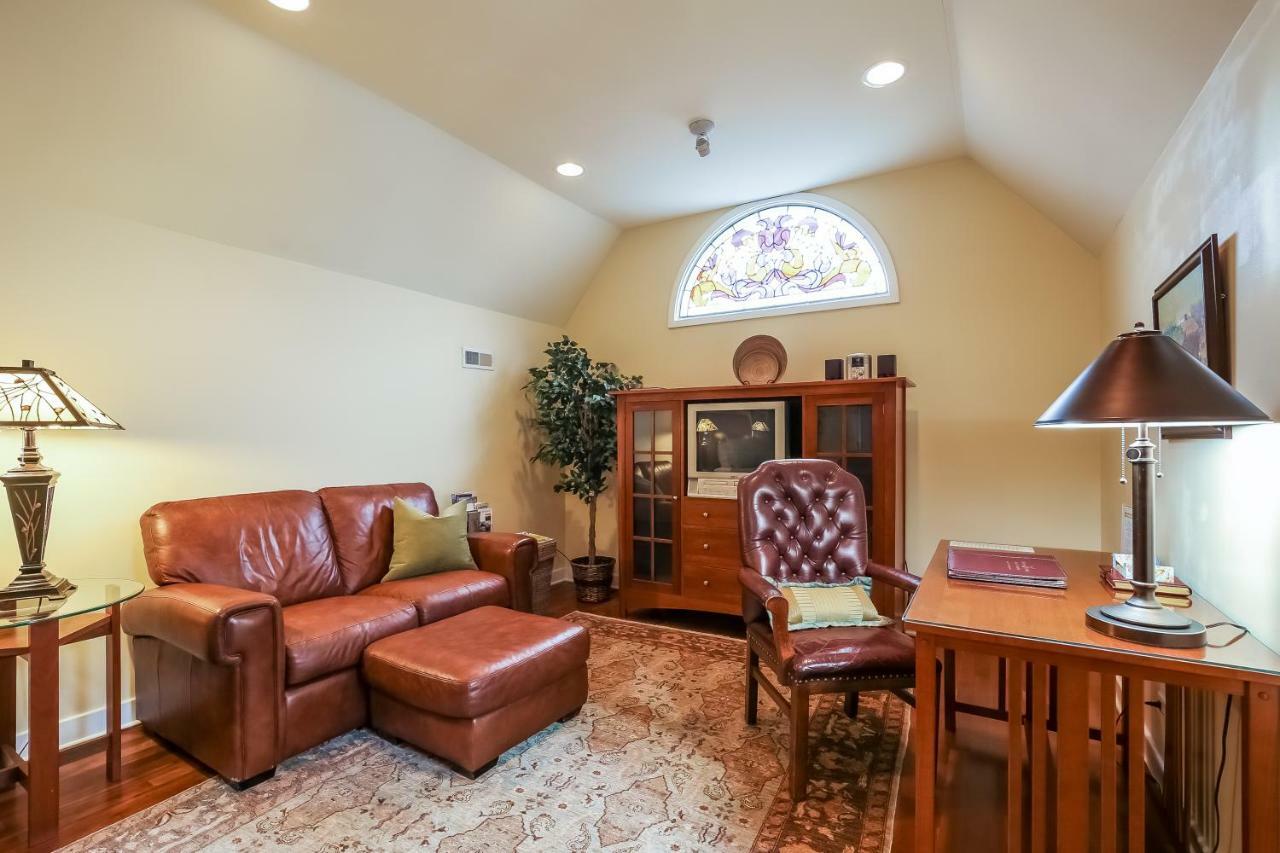 אוק פארק Harvey House Bed & Breakfast מראה חיצוני תמונה